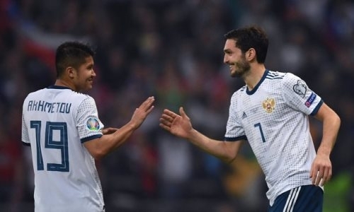 Пас пяткой в матче сборной Казахстана с Россией получил признание УЕФА