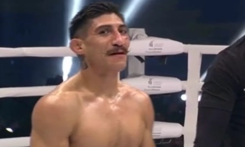 Коронный прием «Великолепного» бойца на турнире в Алматы попал на видео