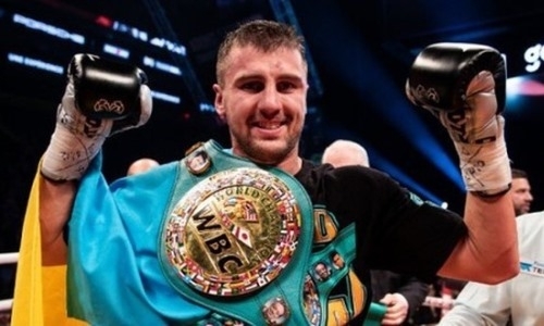 Гвоздик впервые в карьере защитил титул чемпиона мира в весе Ахмедова после травмы соперника