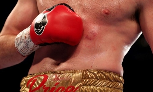 «Он укусил меня!». Безумная дисквалификация в весе Дычко попала на видео