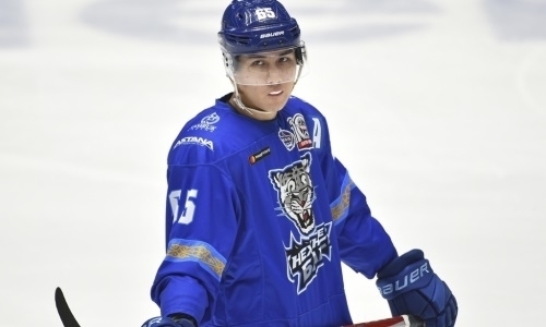 «Я бы поменял все свои очки на дебютный матч в КХЛ». Защитник «Снежных Барсов» — о выходе в плей-офф МХЛ 