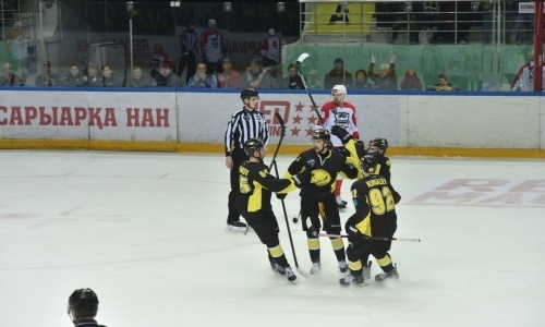 Видеообзор матча плей-офф ВХЛ «Сарыарка» — «Нефтяник» 3:1