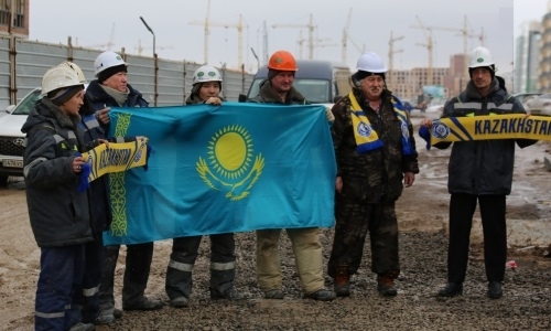 Казахстанские строители пожелали национальной сборной побед в матчах против Шотландии и России