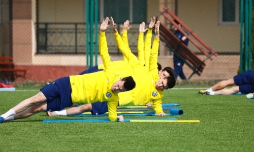 Фоторепортаж с тренировки молодежной сборной Казахстана