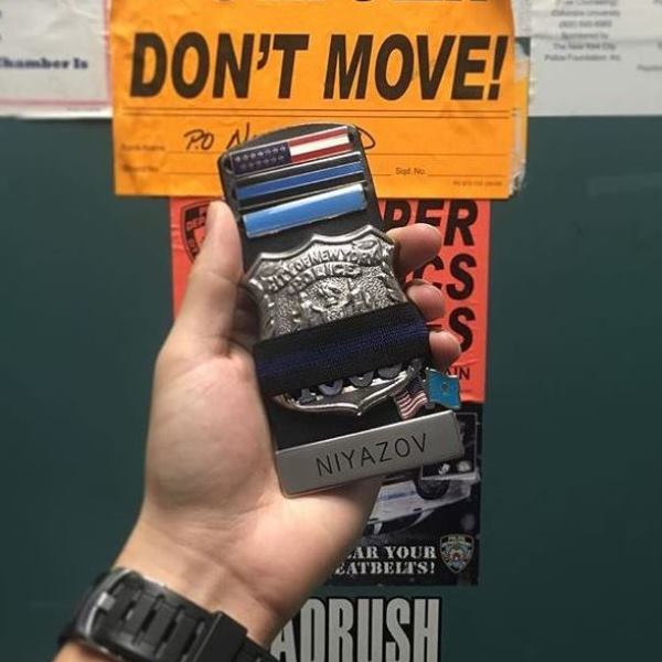 Казахстанский боксер-полицейский из Нью-Йорка надел траурную ленту в память о коллеге из Атырау