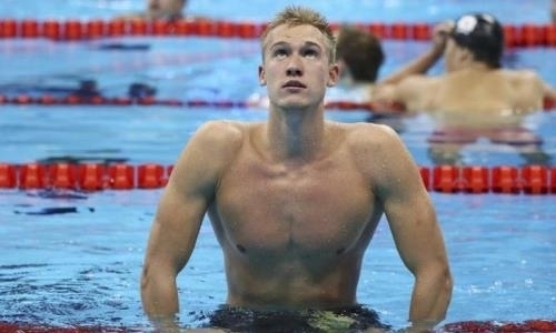 В Сеть попало видео кражи зеркал с авто Баландина и признания вора