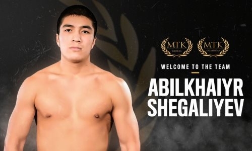 Компания Сондерса и Фьюри подписала очередного казахстанского боксера