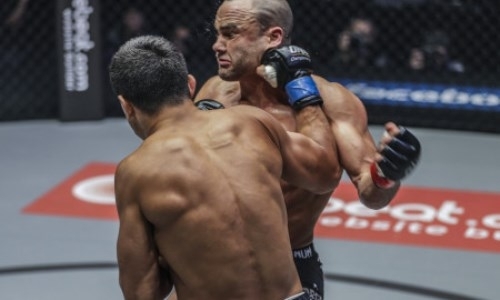 «Мой глаз будто взорвался изнутри от удара». Экс-чемпион UFC — о сенсационном поражении от уроженца Казахстана