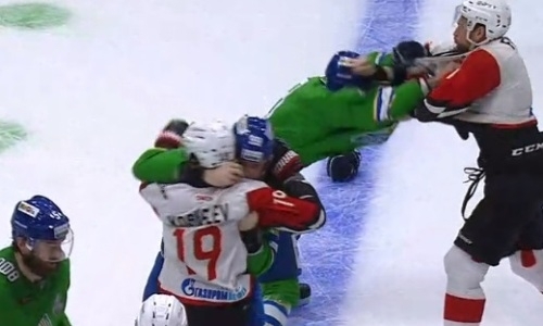 Видео массовой драки в матче «Салават Юлаев» — «Авангард» в финале плей-офф конференции «Барыса»