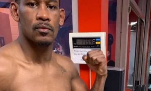 Экс-соперники Головкина «Канело» и Джейкобс прошли взвешивание за 30 дней до боя