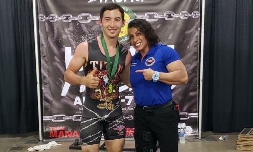 Казахстанец завоевал на Гаваях право выступить в PRO дивизионе Кубка Мира по пауэрлифтингу