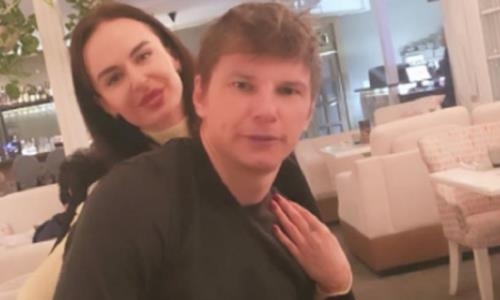 Фото экс-футболиста «Кайрата» с незнакомкой взбудоражило Сеть