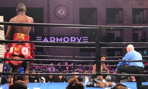 Небитый американец избил и нокаутировал старого мексиканца в вечере бокса с претендентом на пояс в весе Головкина