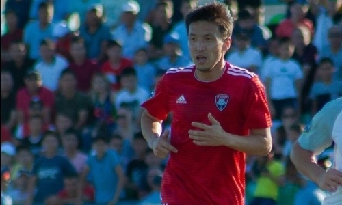 Асхат Тагыберген: «Мы не смогли с первых минут привыкнуть к натуральному газону»