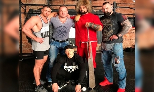 Казахстанский палуан победил в международной битве силачей