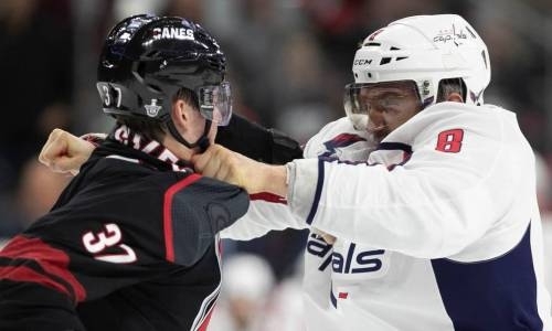 Российский хоккеист НХЛ попал в больницу после нокаута «друга Головкина» Овечкина