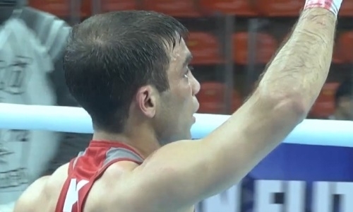 Пятый казахстанский боксер стартовал с победы на чемпионате Азии
