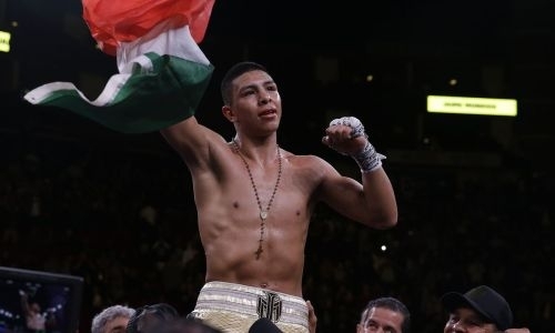 Титульный бой претендента на поединок с Головкиным закончился судейским скандалом