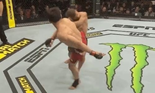 Видео нокаута «вертушкой» за 85 секунд. Как уроженца Казахстана «встретили» в UFC