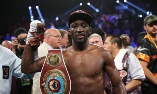 Кроуфорд нокаутировал Хана ударом ниже пояса и защитил титул в весе Елеусинова