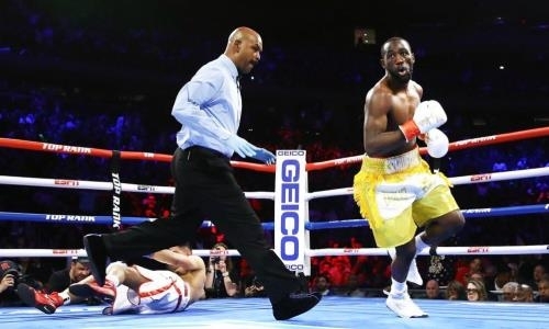 Видео нокаута, или Как Кроуфорд победил Хана запрещенным ударом в весе Елеусинова