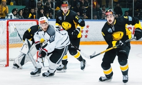 Какие ставки предлагают букмекеры на четвертый матч «Сарыарки» в финале ВХЛ