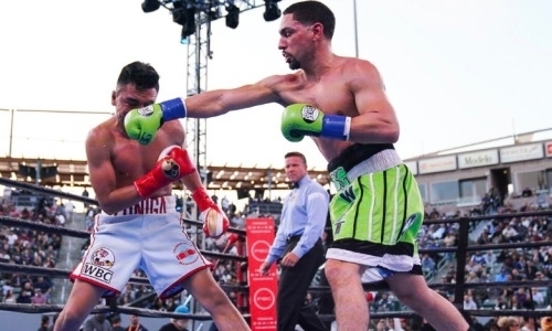 Видео трех нокдаунов и нокаута в титульном бою хвалившего Головкина известного боксера