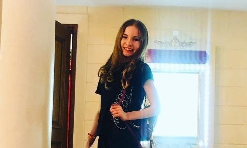 13-летняя ученица тренера Турсынбаевой разучивает четверной прыжок