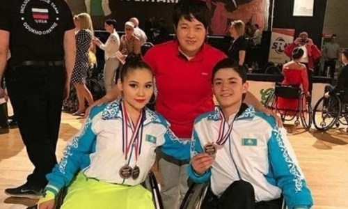 Казахстанцы выиграли «серебро» на турнире по бальным танцам на колясках в Нидерландах