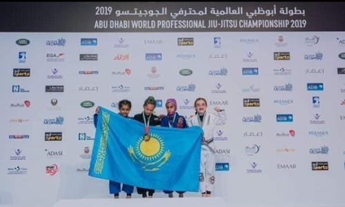 12-летняя казахстанка стала двукратной чемпионкой мира по джиу-джитсу
