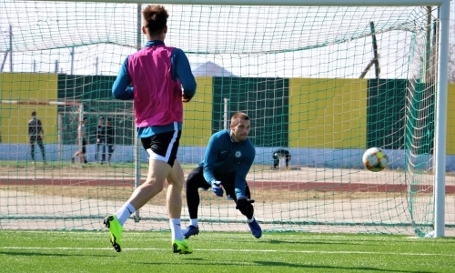 Фоторепортаж с тренировки «Иртыша» в Костанае