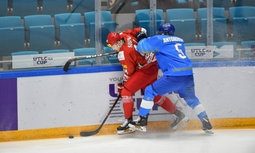 Сборная Казахстана ведет в счете после первого периода матча за первое место ЧМ-2019