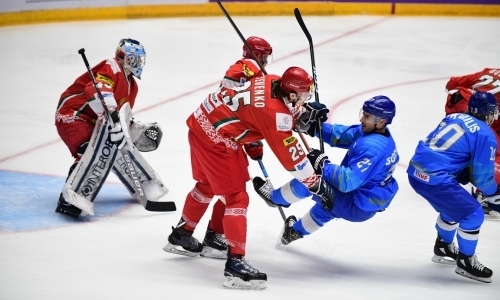 Сборная Казахстана позволила сопернику сократить отставание в счете во втором периоде матча за первое место ЧМ-2019