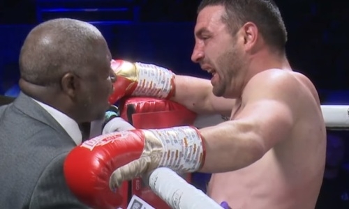 Непобежденный британский боксер из веса Головкина сломал румыну ребро за два раунда