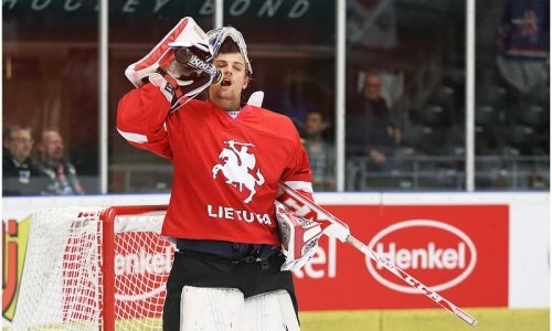 Вратарь сборной Литвы поздравил Казахстан с выходом в элитный дивизион