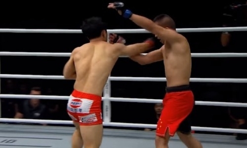 «Казахского орла» избили и отправили в нокаут в дебютном бое в ONE FC