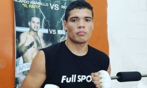 Боксер поблагодарил спасшего его от избиения рефери. Видео нокаута из веса Головкина