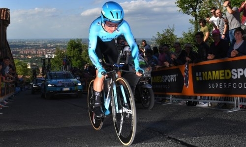 «Разработали хороший план». Лидер «Астаны» оценил старт «Джиро д’Италия»