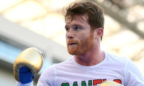 «Канело» сделал выбор между третьим боем с Головкиным и «абсолютом»