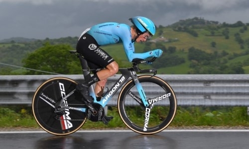 «Мы не проиграли гонку». В «Астане» не теряют надежду после неудачного этапа «Джиро д’Италия»