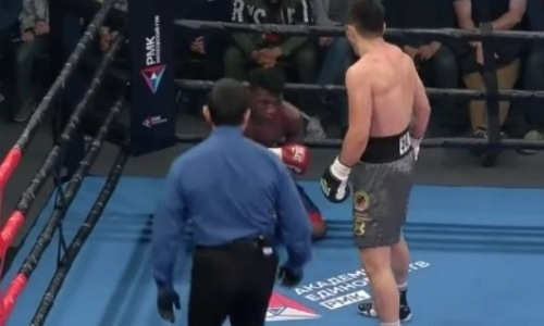 Африканец c 29 победами эпично сдался в ринге непобежденному узбеку. Видео «фантомного» нокаута в весе «Казахского короля»