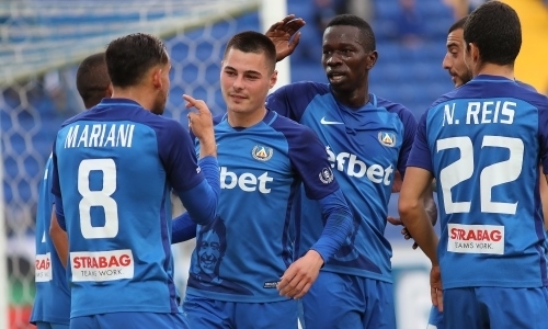 Футболиста сборной Казахстана включили в стартовый состав зарубежного клуба