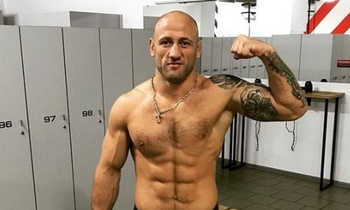Казахстанский файтер подерется с экс-чемпионом M-1 Challenge в Нур-Султане