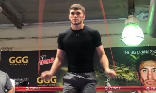 «Я говорю ему: „Расслабься“». Головкин рассказал о большом шансе Ахмедова