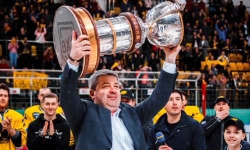 «Творили сенсацию за сенсацией». Наставник «Сарыарки» номинирован на звание лучшего тренера ВХЛ