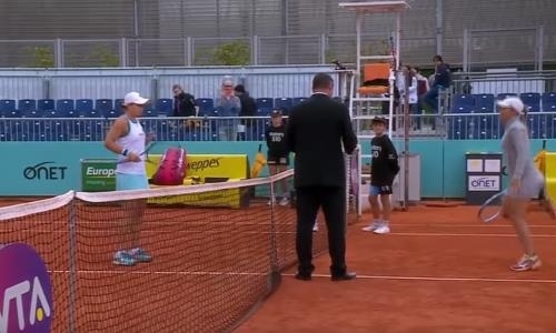 Видеообзор матча на турнире в Мадриде Путинцева — Барти 6:4, 1:6, 2:6