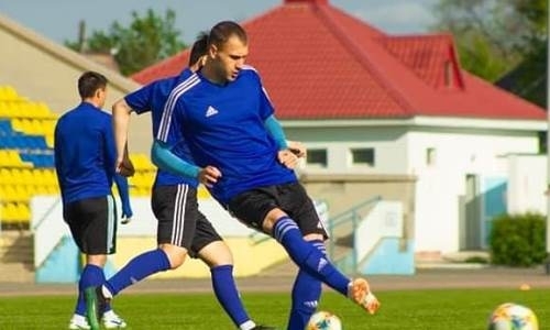 Фоторепортаж с тренировки «Акжайыка»