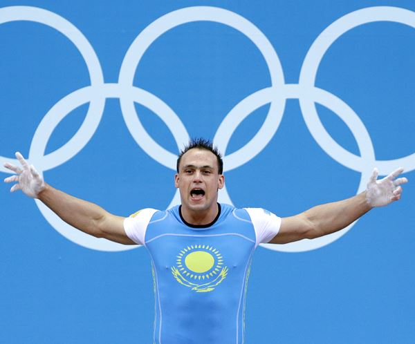 Илье Ильину — 31 год: как карьера тяжелоатлета стала сагой о рекордах и преодолении