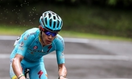 Капитан «Астаны» избил болельщика прямо во время этапа «Джиро д’Италия». Видео