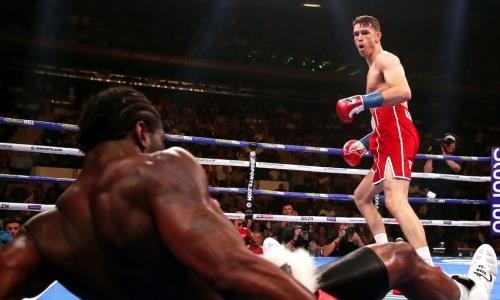 Потенциальный соперник Головкина яркой победой защитил пояс чемпиона мира. Видео жесткого нокаута прямым в челюсть